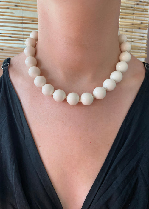 COLLIER BOULES BLANC