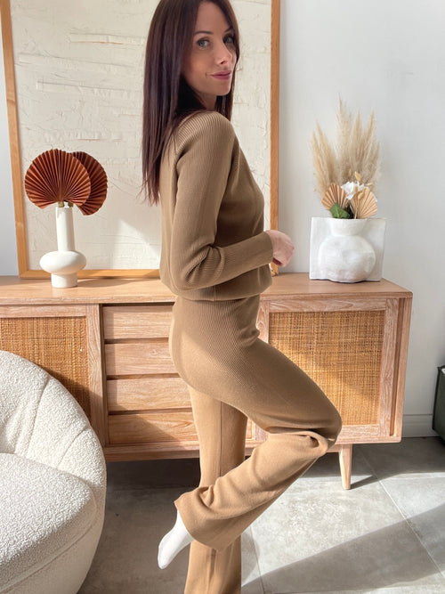 ENSEMBLE LABEL CAMEL