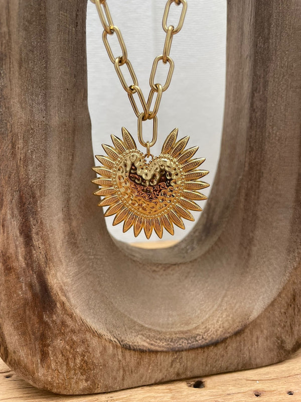 COLLIER COVA