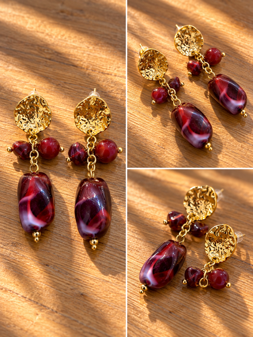 Boucles d'oreilles pendantes perles et pierre rouge bordeaux – PILA – photo 1