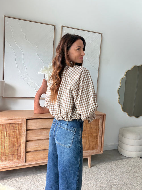 Blouse à carreaux marron col V lien à nouer – TINA – photo 2