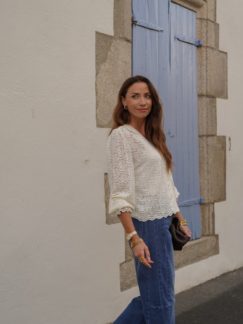 Blouse blanche col V manches longues – DORIA – photo 7