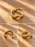 Boucles d'oreilles piercing forme ouverte ondulée dorées – NINI – photo 1