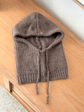 Cagoule femme en maille côtelée taupe lien de serrage – EMELINE – photo 3