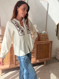 Chemise blanche brodée marron manches longues bohème – ELLIE – photo 3