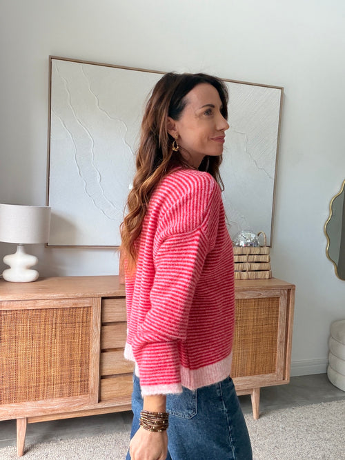 Gilet rayé rouge et rose pâle col rond boutonné – MAEVA – photo 2