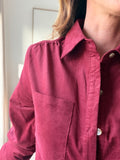 Robe chemise courte bordeaux côtelée taille marquée – CELESTINE – photo 2