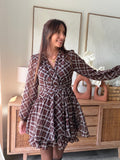 Robe courte à carreaux marron et bleu ciel décolleté croisé – ALICIA – photo 3