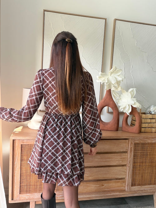 Robe courte à carreaux marron et bleu ciel décolleté croisé – ALICIA – photo 5