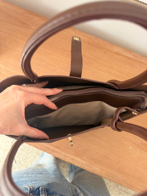 Sac à main chocolat forme évasée bandoulière amovible – DORIANA – photo 2