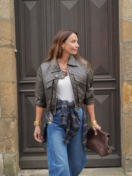 Veste courte effet tressé chocolat zippée – COLINE – photo 14