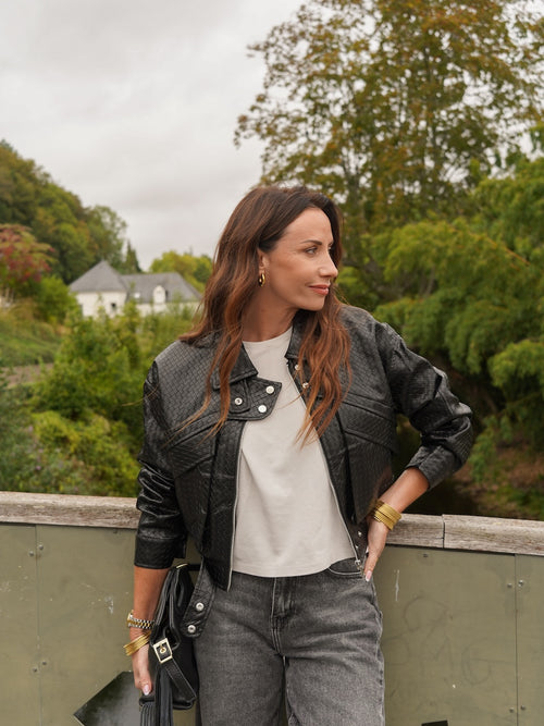Veste courte effet tressé noire zippée – COLINE – photo 11