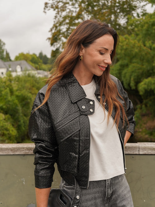 Veste courte effet tressé noire zippée – COLINE – photo 9