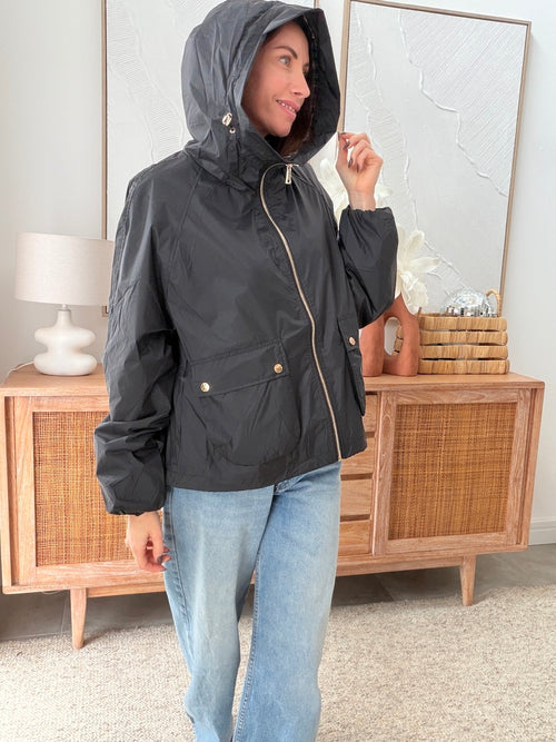 Veste courte noire à capuche doublure à carreaux – AMARA – photo 5